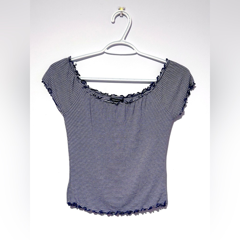 🍒 2/$15  NWOT Forever XXI striped off shoulder lettuce trim top (navy and white)